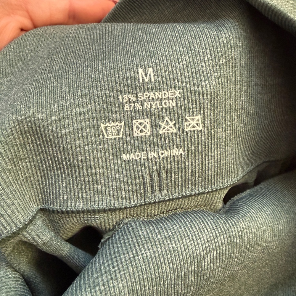 NVGTN Green Women's Leggings - Picture 4 of 4